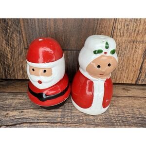 Santa & Mrs Claus Christmas Ceramic Salt & Pepper Shakers Holiday Kitchen Decor